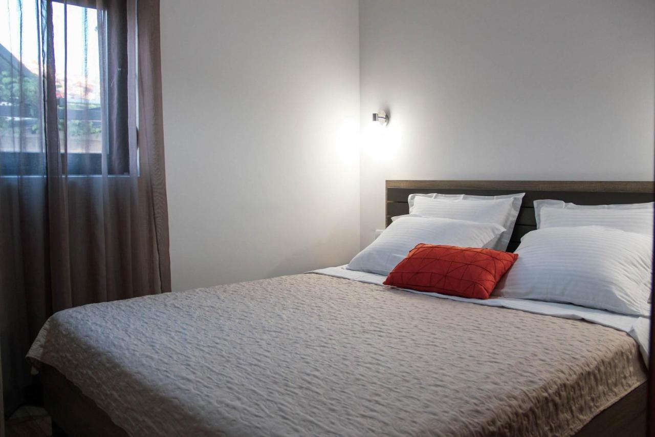 Apartments Tramonto Тиват Екстер'єр фото